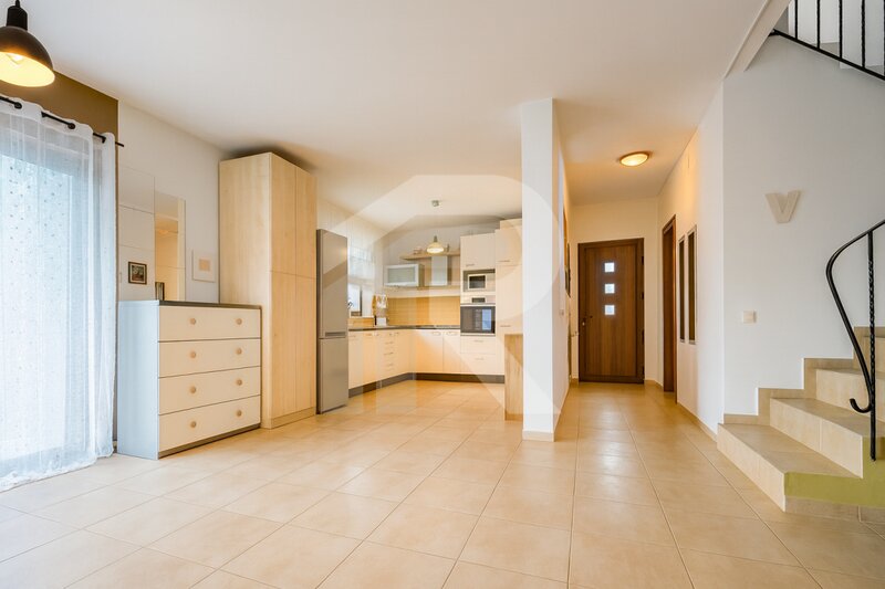 Tartasesti - Dambovita Casa intre doua paduri